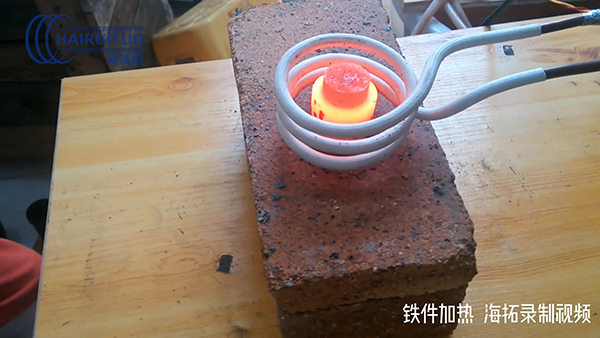 可维护性好的感应加热电源应具有以下特点。